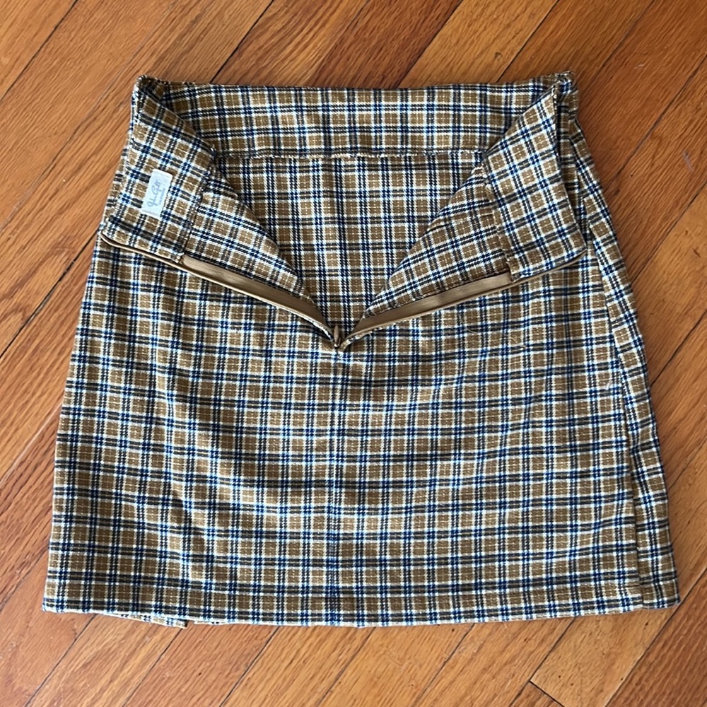 Brandy Melville, John Galt plaid yellow mini skirt. - Picture 2 of 3